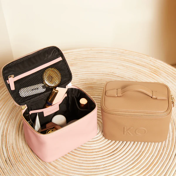 What To Give As An Engagement Gift: 13 Ideas That Will Make You Stand Out 6 Leatherology Custom Dopp Kit