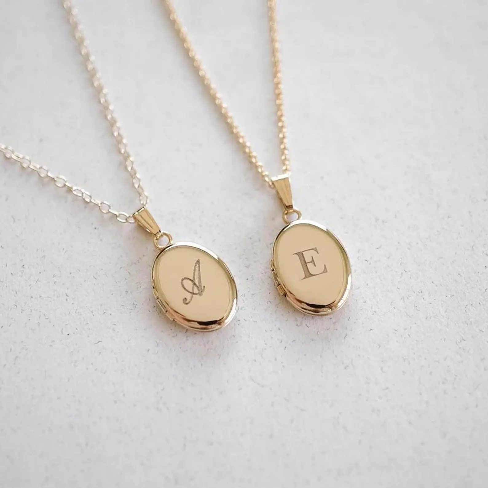 Oval engraved lockets